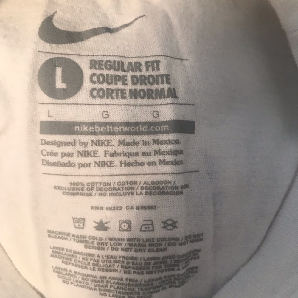 Men’s Nike short sleeve shirt